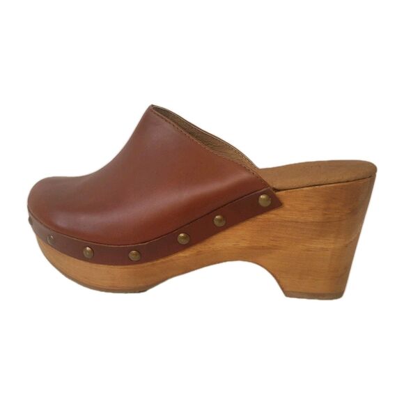 NWOT Five Words Brown Leather Wooden Platform Heel Studded Clogs Size 8 - Picture 1 of 12